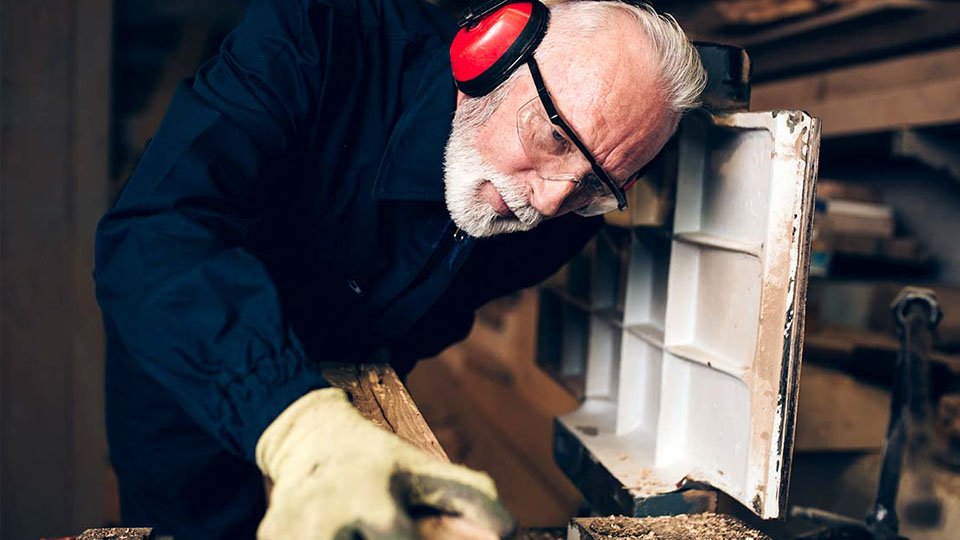 Workplace hearing hazards and protective measures for preventing noise-induced hearing loss