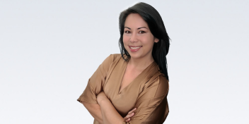 professional audiologist Dr. Espinosa at HearingLife