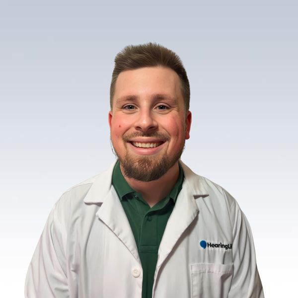 Alexander Andrews headshot