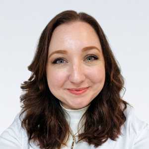 Christina Polak headshot