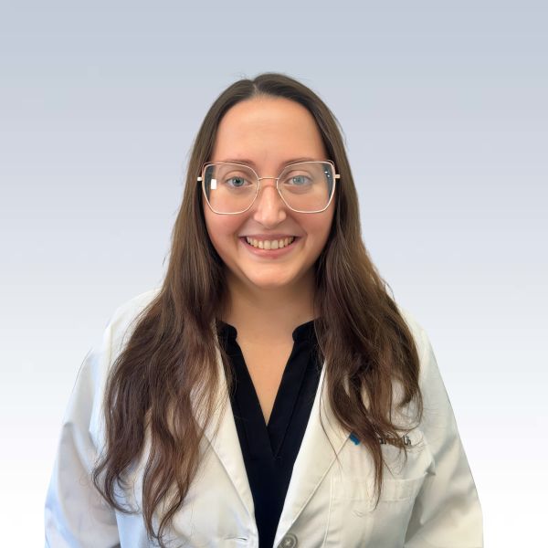 Kristen Vieau headshot