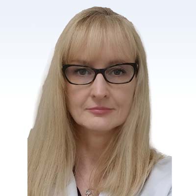 susanne lynch, hearing care professional with long blonde hair