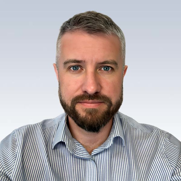 Thomas Round headshot