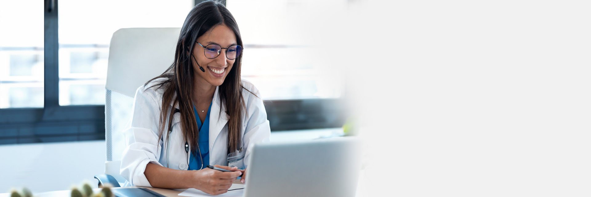 Hearing care professional providing remote support