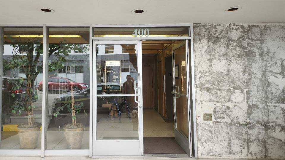 HearingLife - Oakland, CA - Outside Front Door