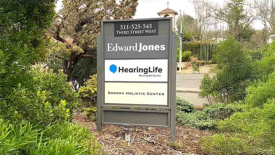 HearingLife - Sonoma, CA - Outside Sign