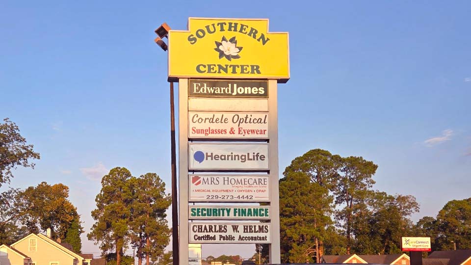 HearingLife - Cordele GA - Shopping complex sign
