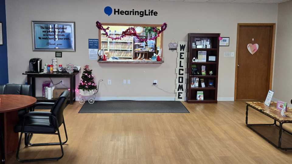HearingLife-KS-Pratt-Lobby