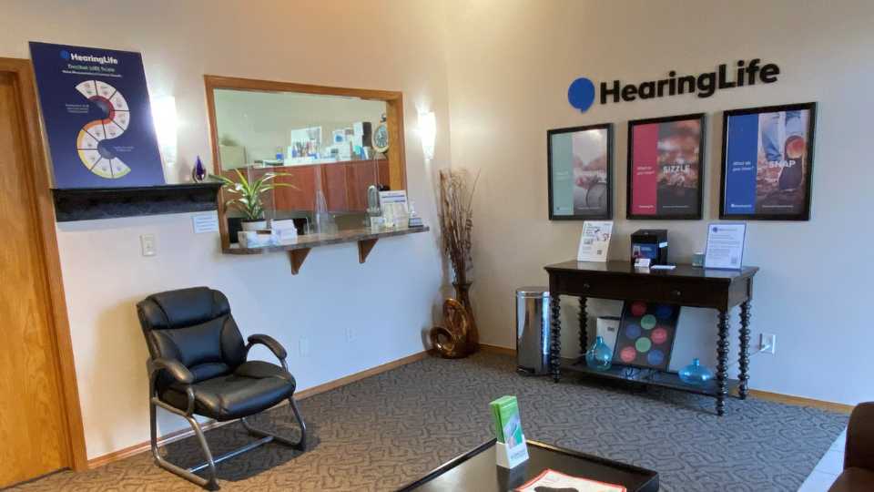 Hearinglife_KS_Wichita_Webb_Lobby