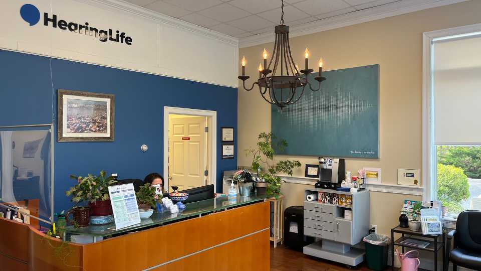 Hearinglife_MA_South_Dennis_Lobby
