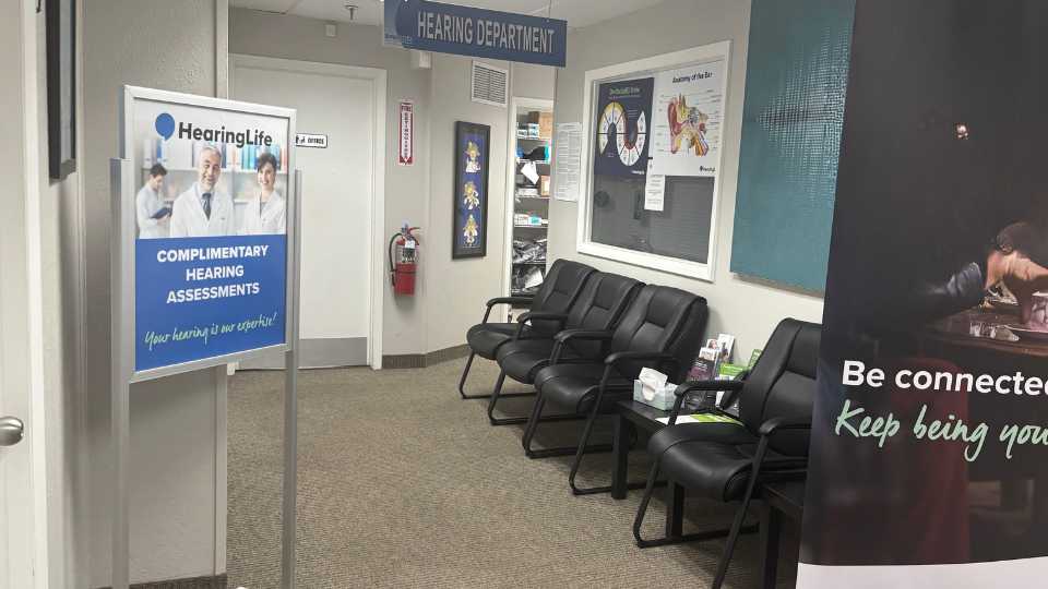 Hearinglife_MI_Livonia_Lobby