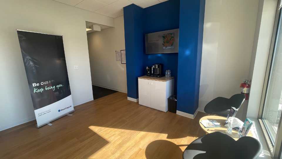 Hearinglife_MN_Burnsville_Lobby