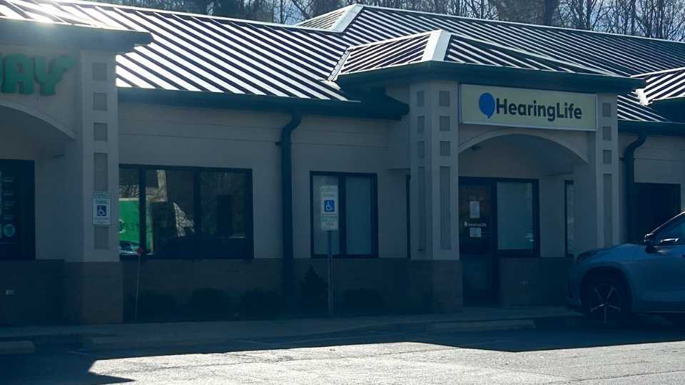 Hearinglife_NC_Asheville_Sweeten_Creek_Front