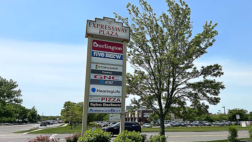 HearingLife in Farmingville, NY - Expressway Plaza sign