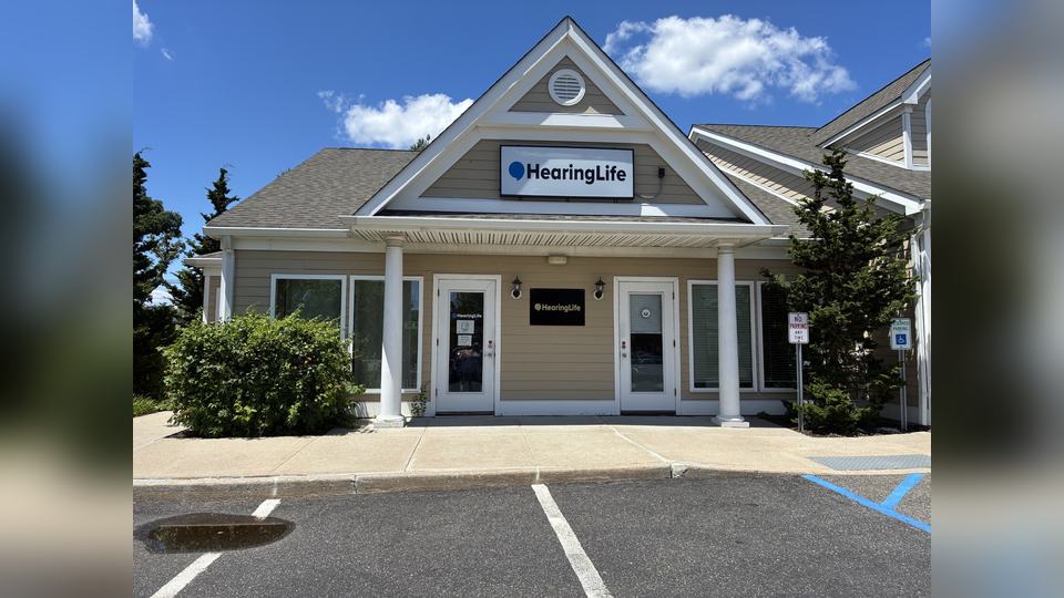 HearingLife - Smithtown NY - outside 