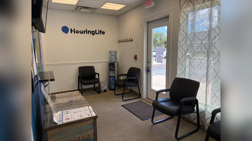 HearingLife - Smithtown NY - waiting area