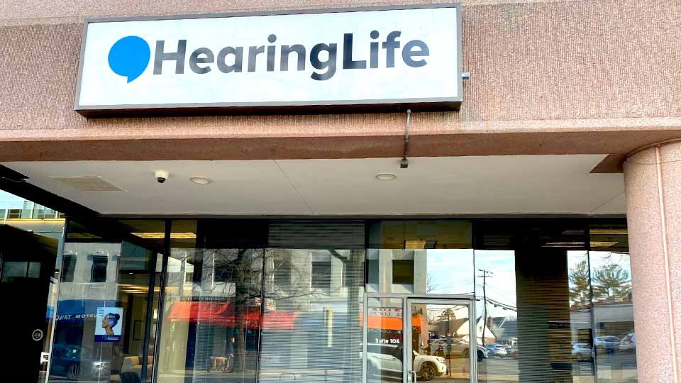 HearingLife clinic in Arlington, VA (Wilson location) exterior storefront.