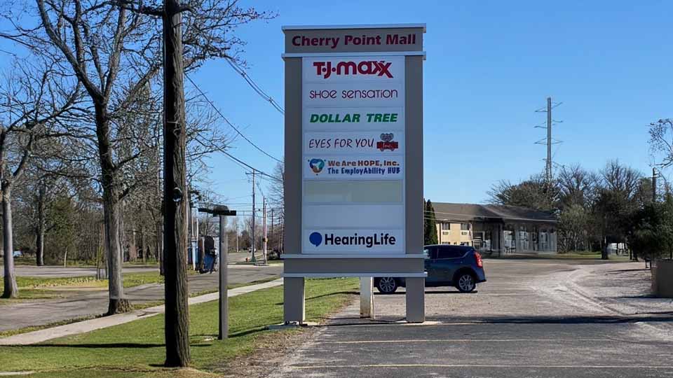 HearingLife - Sturgeon Bay, WI - Outside Sign