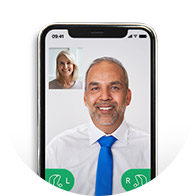 Image shows smartphone screen where audiologists talks to hearing aid user